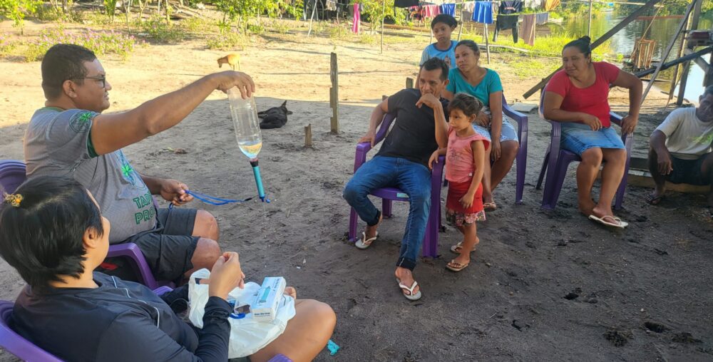 Acesso a recursos essenciais e iniciativas voltadas ao desenvolvimento sustentável.